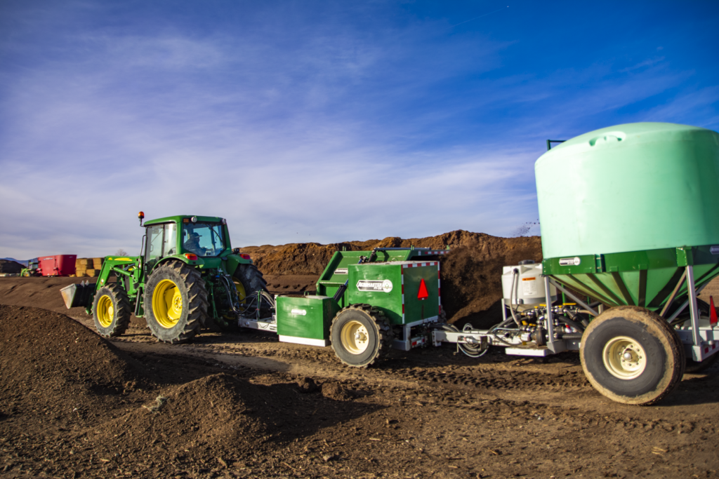 Humus compost windrow turner